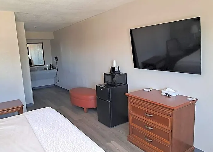 Hotel & 2*