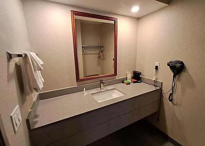 & Hotel Safford