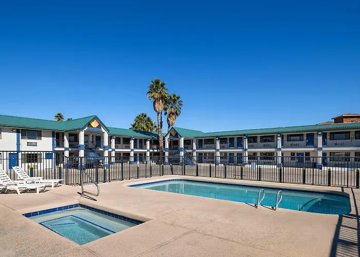 Hotel & 2*